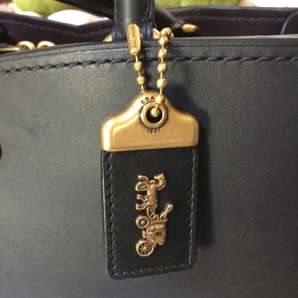 Stunning Coach Exotic Detailed Mason Color - Picture 7 of 16